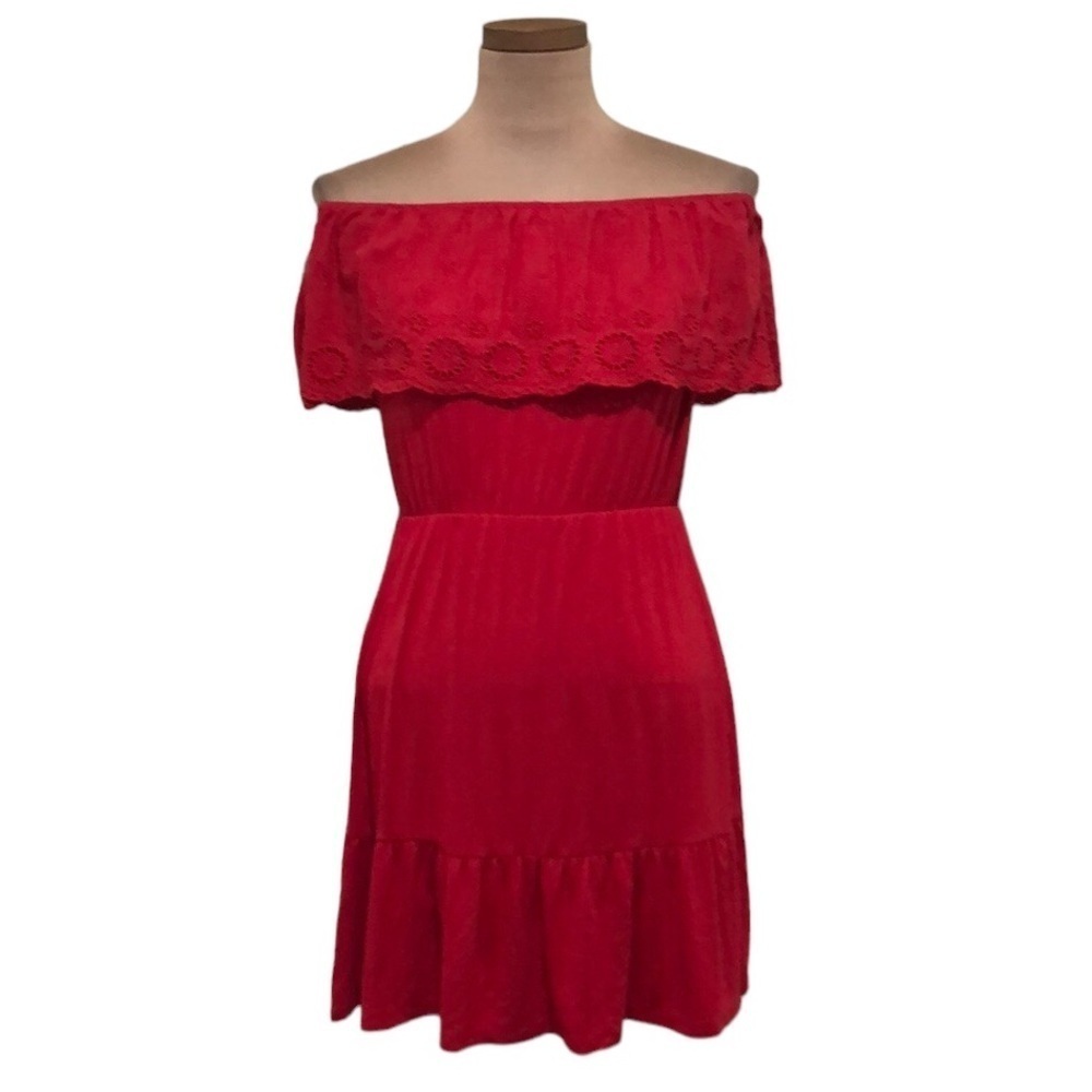 Francesca’s Collection Alya Mini Dress Size Small Red Eyelet Off Shoulder